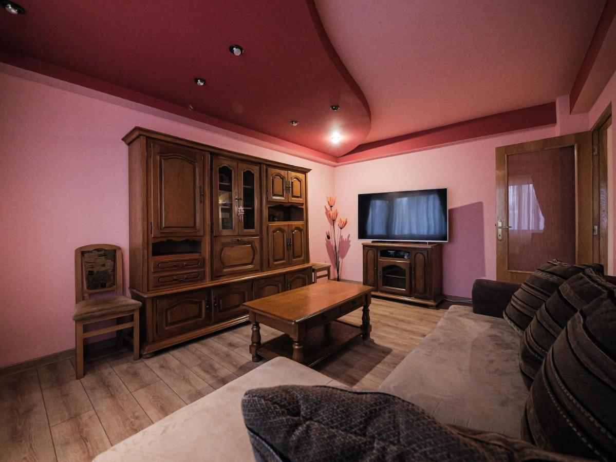 Luxury Ultracentral Curtea De Arges Exterior photo
