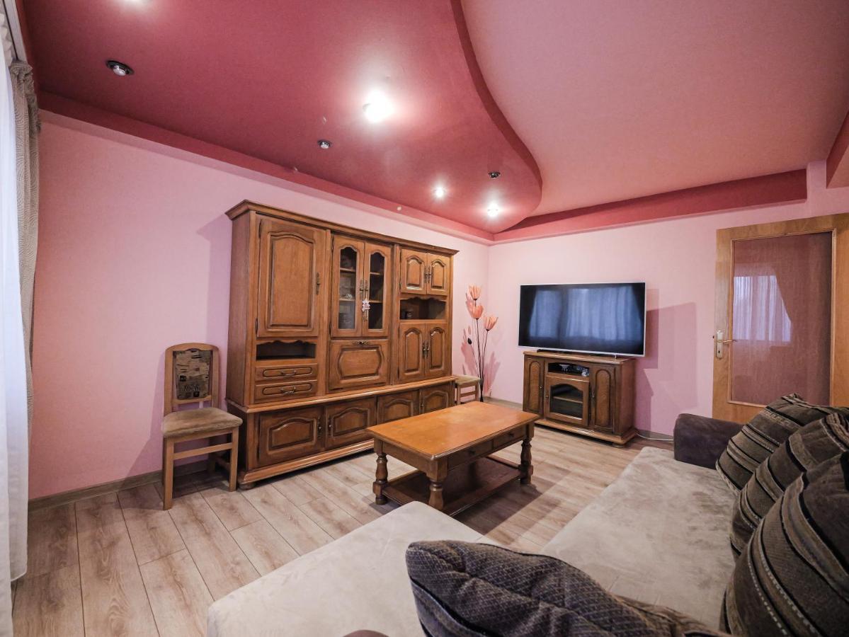Luxury Ultracentral Curtea De Arges Exterior photo